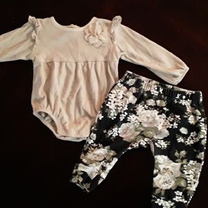 Baby girl 2 piece outfit